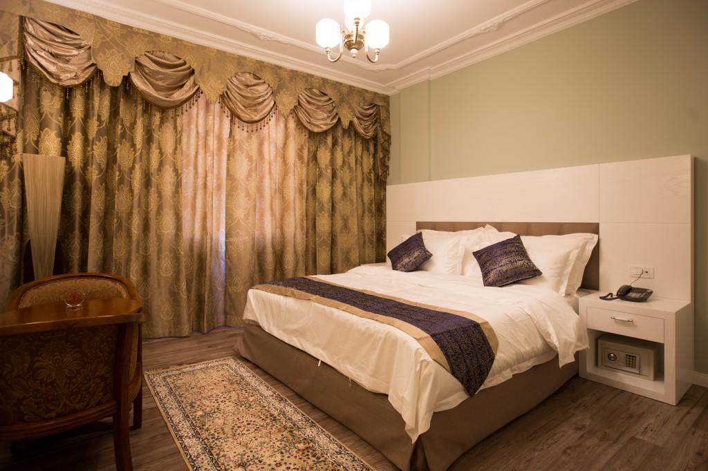 Hotel Britania Тирана Екстериор снимка